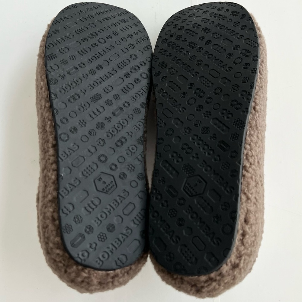 Bombas Brown Sherpa Slip-On Slippers - Picture 7 of 9